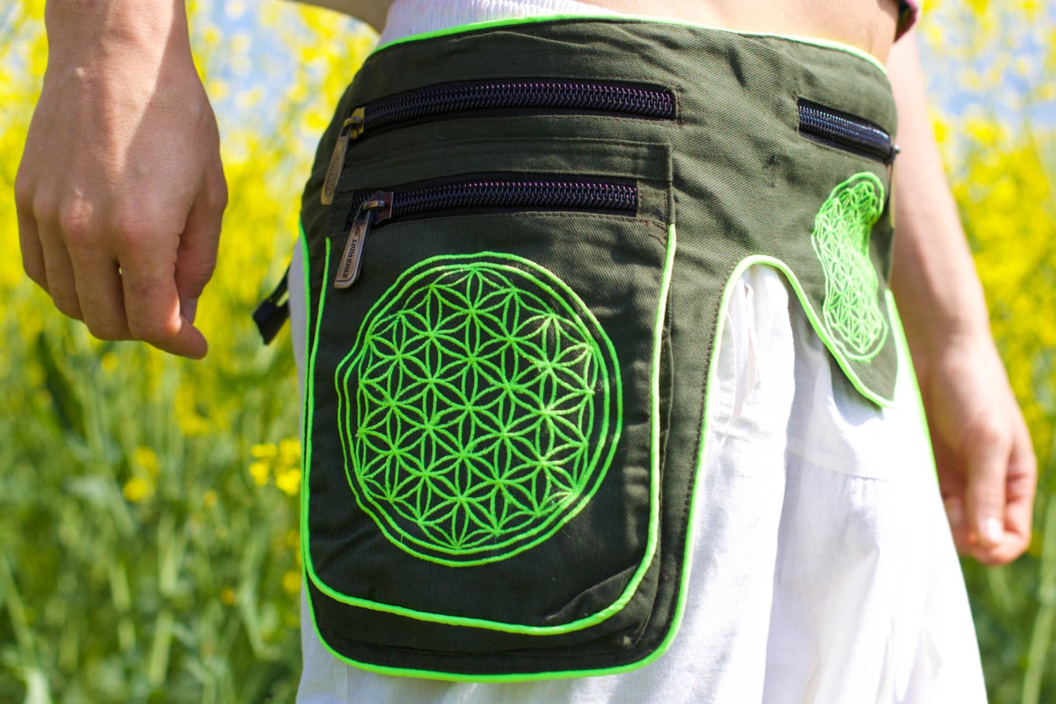 Beltbag Hofmann wonderchild - 7 pockets strong ziplocks size adjustable with hook & loop and clip - blacklight active acid lsd bicycle day