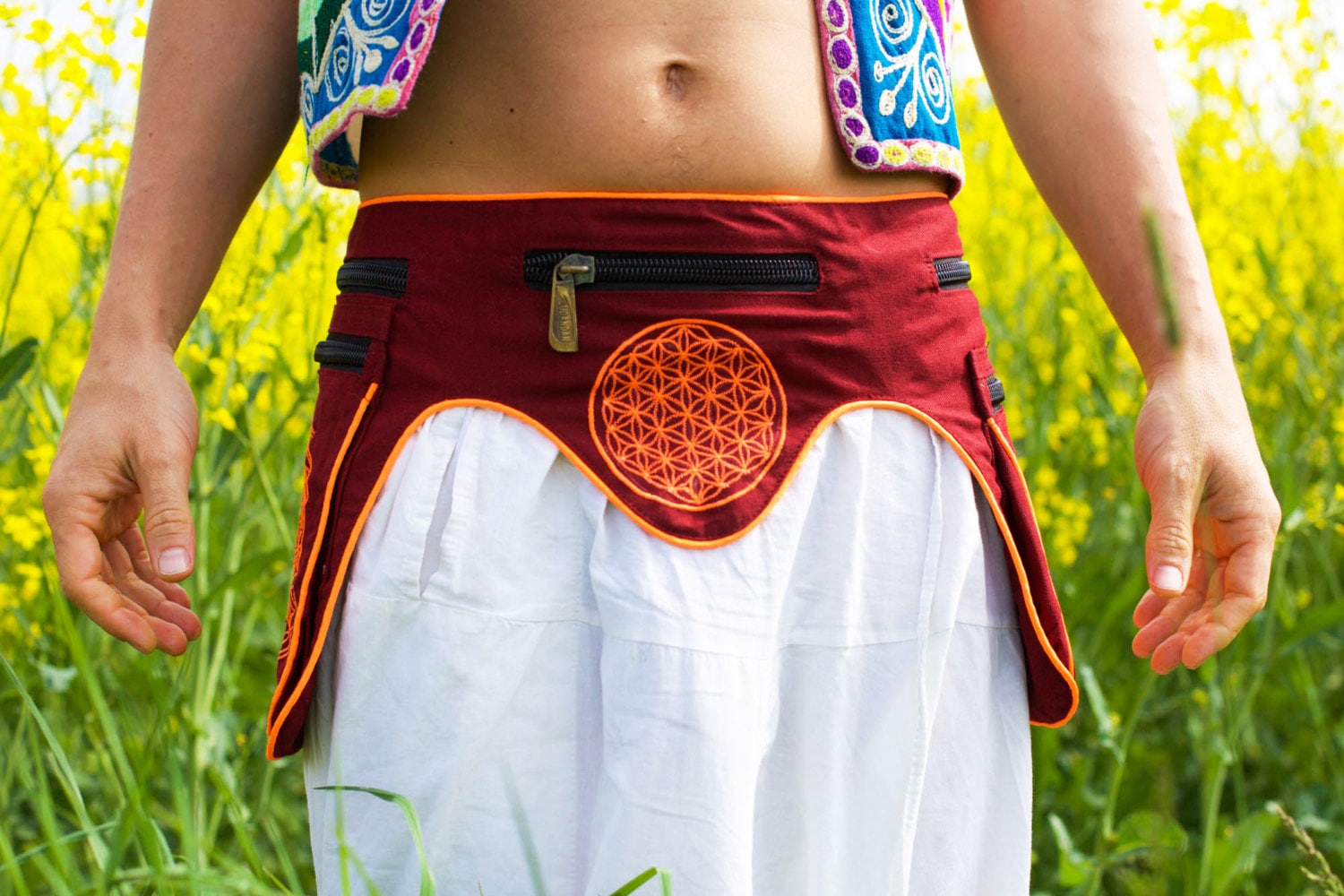 Beltbag Mushroom Planet Red - 7 pockets, strong ziplocks, size adjustable with hook & loop and clip - blacklight active lines good luck